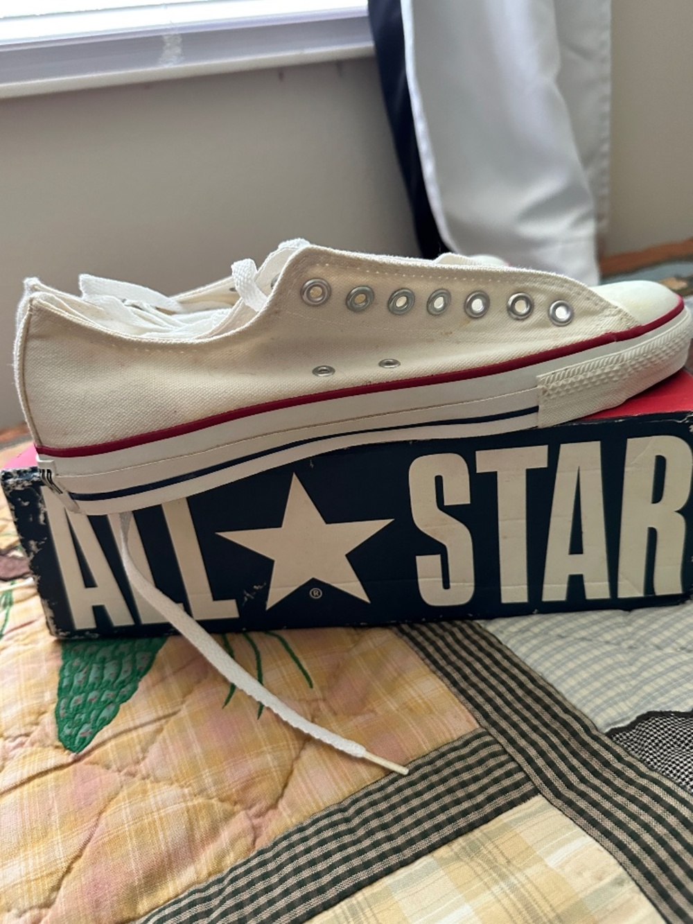 Vintage Converse All Star Made in USA New OS (defects) men’s size 9.5 with box